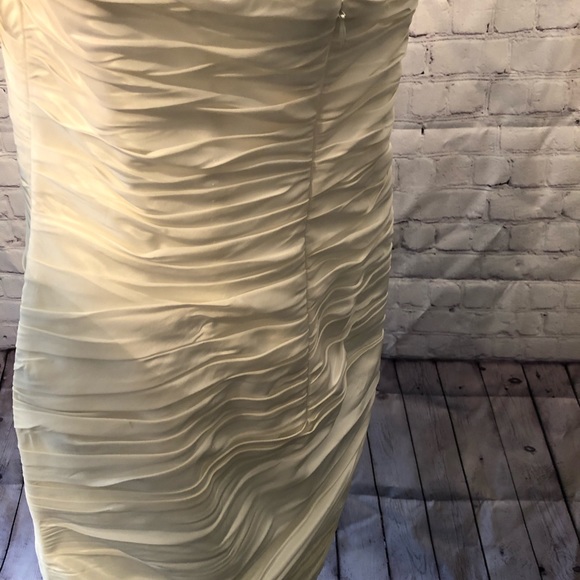 Strapless white mini “wedding” dress - Picture 2 of 2